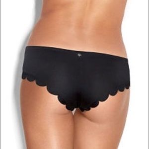 Black Scallop Cheecky Bikini Bottom XS